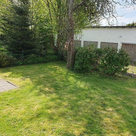 Charmante Haushaelfte Mit Garten Und Terrasse Flensburg Exterior photo